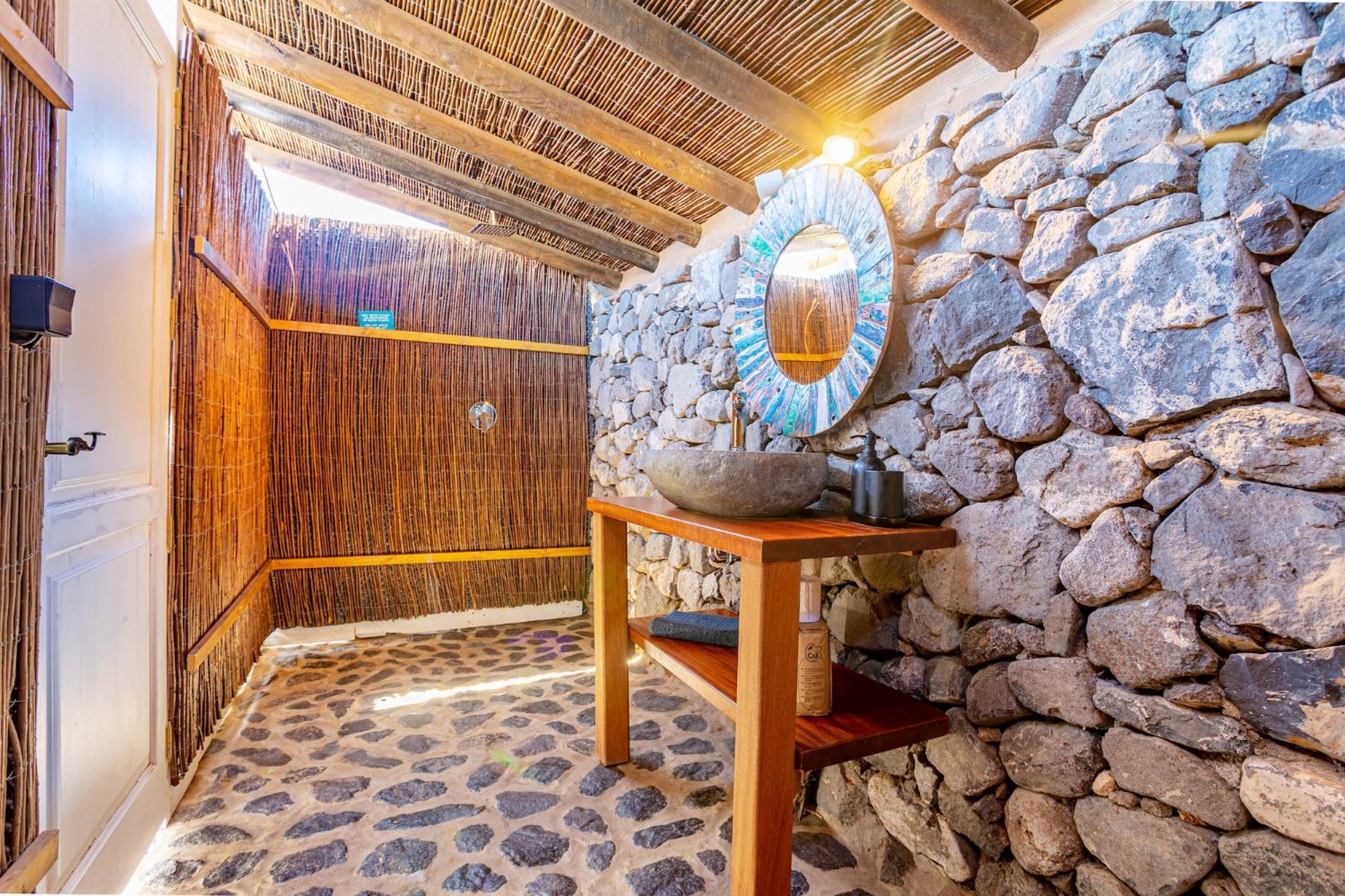 Finca De Arrieta Village - Yurts And Stone Cottages - Shared Pool - Walking Distance To Arrieta Beach - Eco Friendly Tabayesco Eksteriør bilde