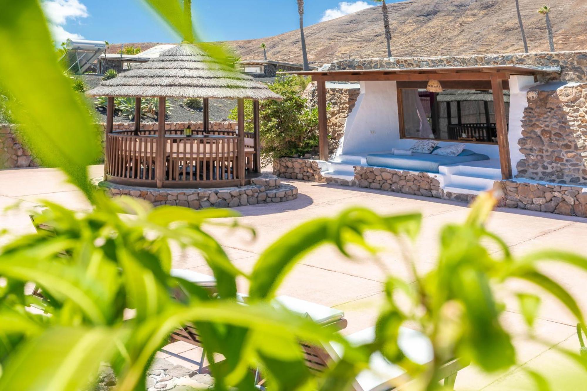 Finca De Arrieta Village - Yurts And Stone Cottages - Shared Pool - Walking Distance To Arrieta Beach - Eco Friendly Tabayesco Eksteriør bilde
